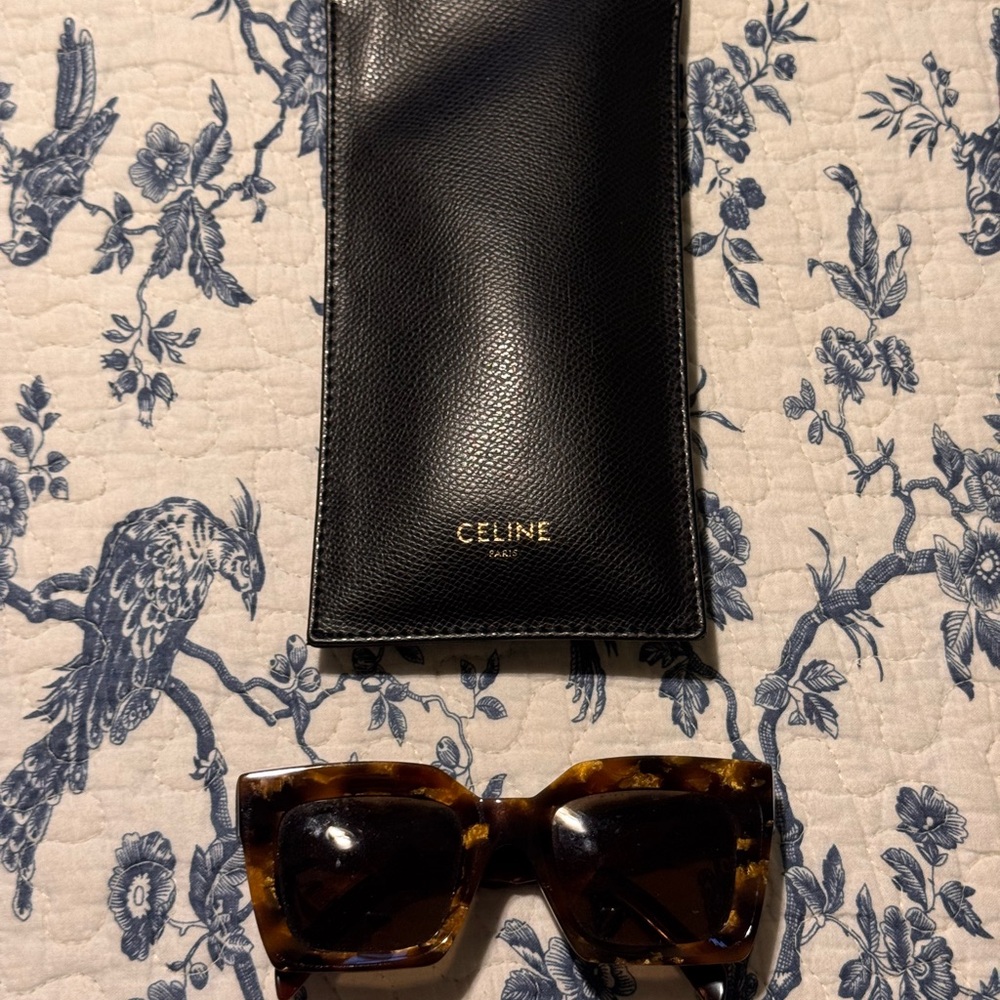 Celine Tortoiseshell Wayfarers - Picture 2 of 6